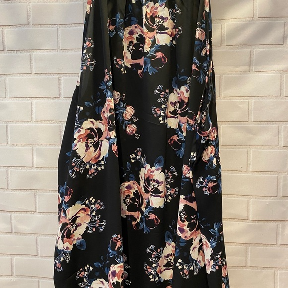 Used torrid floral chiffon halter - Picture 3 of 4